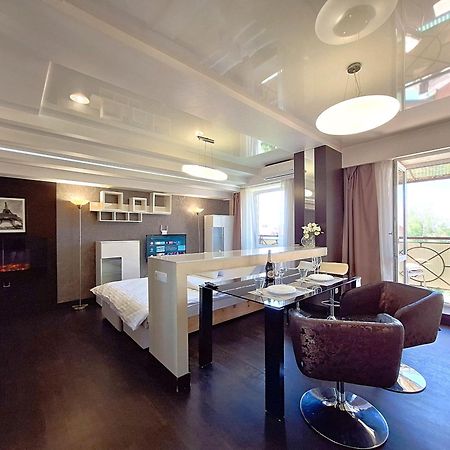 Найбільше Ліжко У Полтаві Мережа Alex Apartments Цілодобово Безконтактне Заселення Poltava Eksteriør bilde