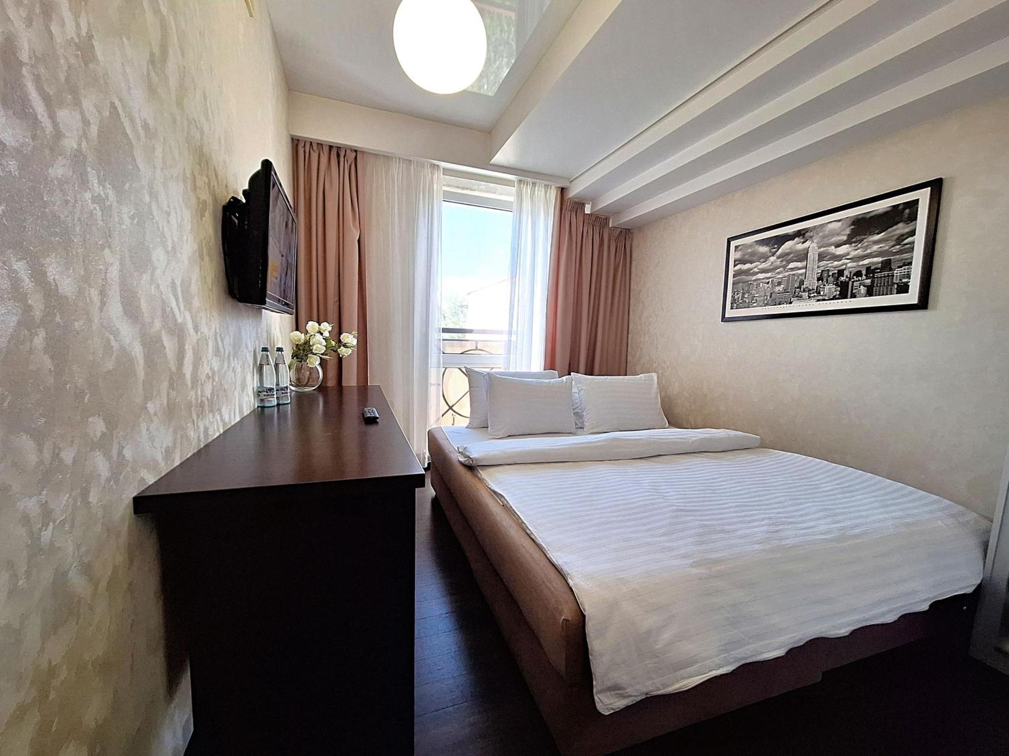 Найбільше Ліжко У Полтаві Мережа Alex Apartments Цілодобово Безконтактне Заселення Poltava Eksteriør bilde